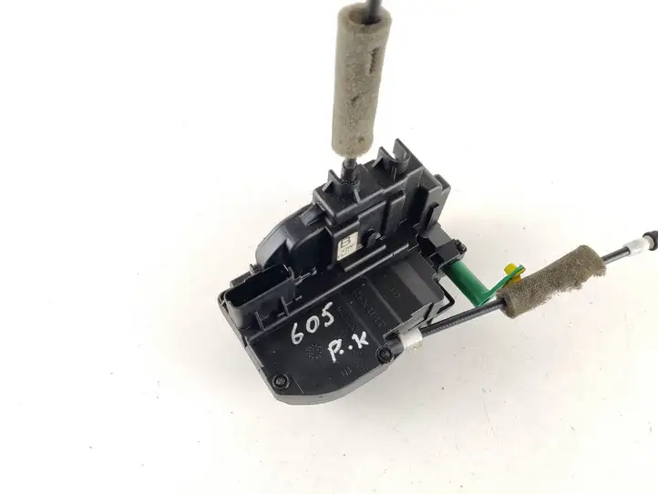 Nissan Navara D40 (2004 - 2015) Замок передней двери — фото 1