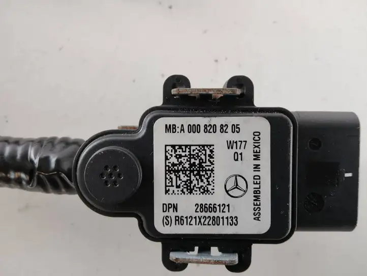 Mercedes-Benz CLA C118,X118 (2019 - ) A0008208205 Прочие детали салона — фото 3