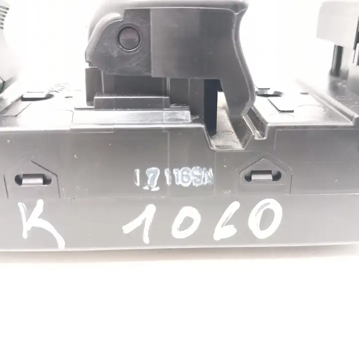 Nissan Navara D23 (2015 - ) 17116SN Блок кнопок стеклоподъемников — фото 2