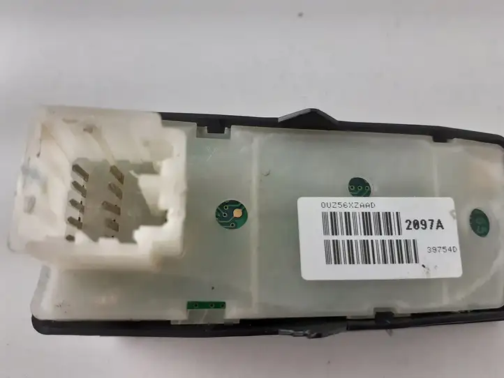 Chrysler 300 - 300C (2005 - 2011) 0UZ56XZAAD Кнопки на рулевом колесе — фото 2