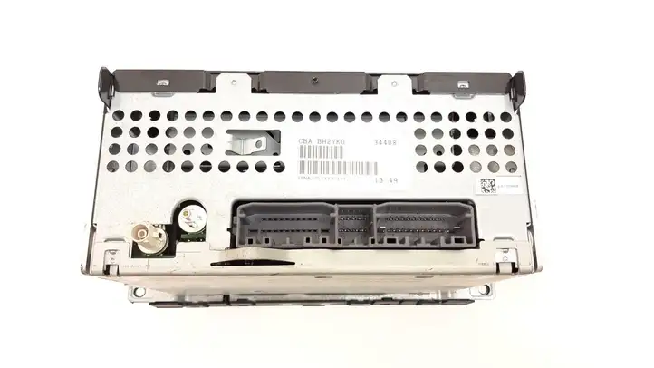 Chrysler Town & Country V (2007 - 2010) P68021163AD Магнитола / мультимедийная система — фото 4