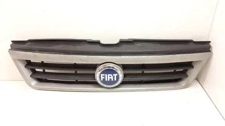 Fiat Ducato (2002 - 2006) LS132915801 Передняя решетка — фото 1