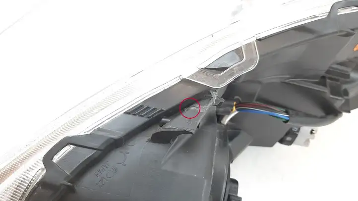 Subaru Legacy (2009 - 2013) Передняя фара — фото 4
