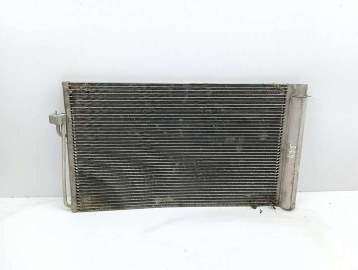 BMW 5 E60 E61 (2004 - 2010)  8381362 Радиатор охлаждения кондиционера воздуха