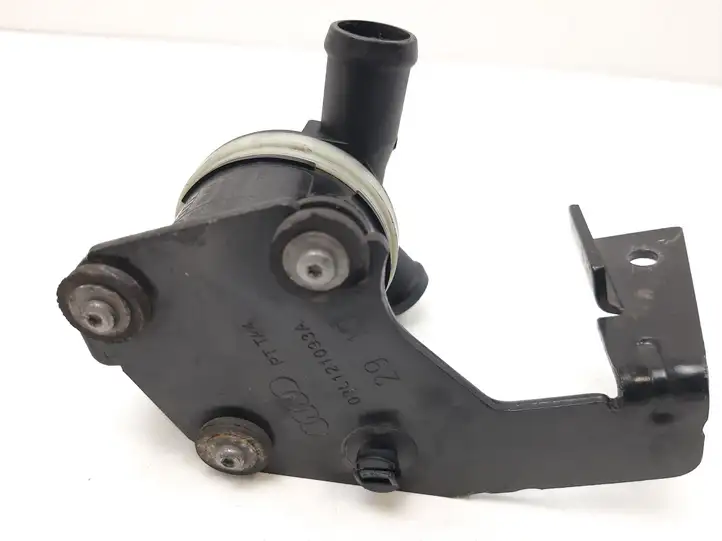 Audi A6 S6 C6 4F (2008 - 2011) 03L965561A Электроциркуляционный насос — фото 3