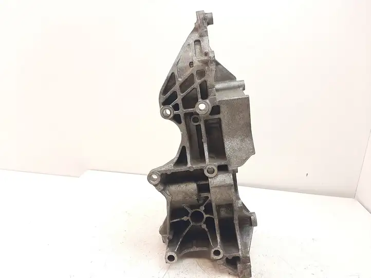 Audi A6 C7 (2011 - 2014) 03L903143R Кронштейн генератора — фото 4