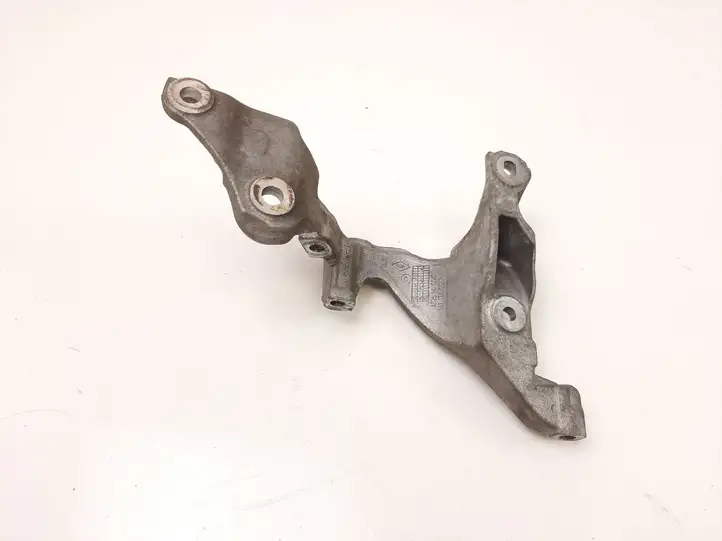 Nissan Qashqai (2013 - 2017) 147174072R Кронштейн охладителя EGR — фото 1