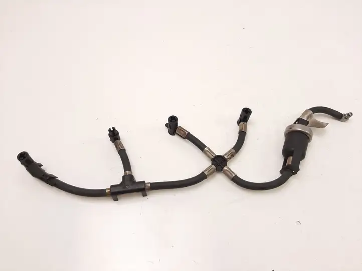 Toyota Auris 150 (2006 - 2012) 2376033030 Шланг обратки топлива — фото 1