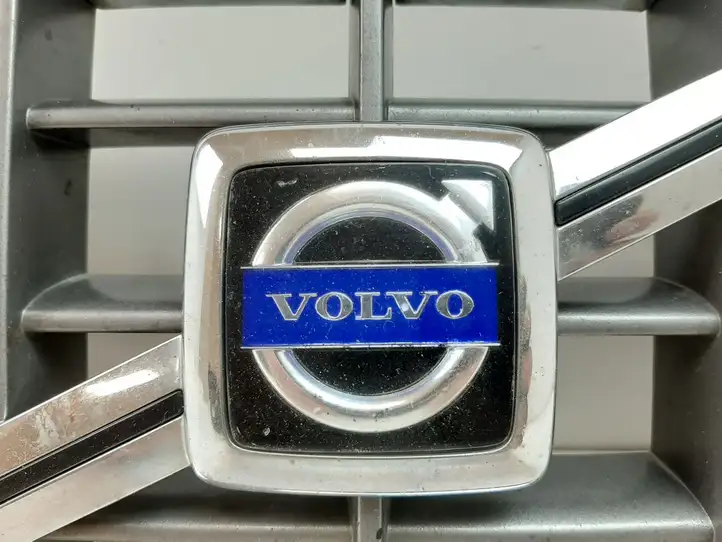 Volvo XC90 (2002 - 2006) 8620641 Передняя решетка — фото 9