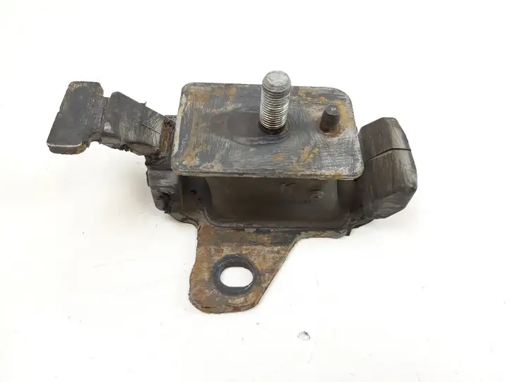 Toyota Hilux (AN10, AN20, AN30) (2004 - 2008) 123610L030 Опора двигателя — фото 1