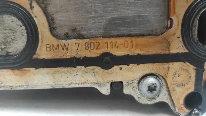 BMW 3 E90 E91 (2005 - 2012) Кронштейн масляного фильтра — фото 6