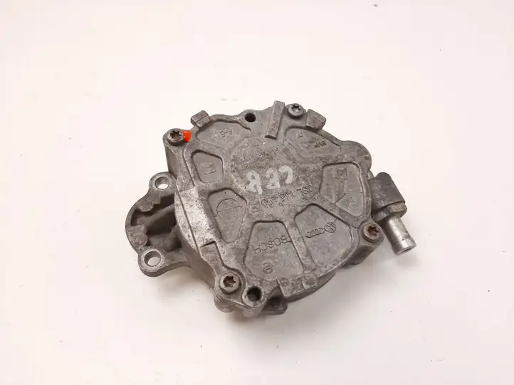 Volkswagen PASSAT B6 (2005 - 2010) 03L145100 Вакуумный насос — фото 5