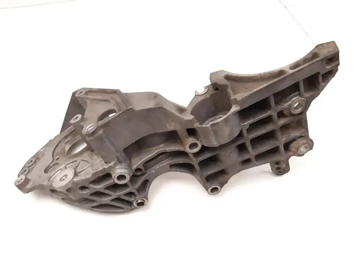 Volkswagen Caddy (2010 - 2015) 03L903143Q Кронштейн топливного насоса — фото 4