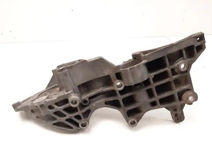 Volkswagen Caddy (2010 - 2015) 03L903143Q Кронштейн топливного насоса — фото 6