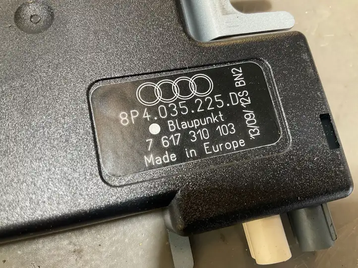 Audi A3/S3 8P (2004 - 2008) 8P4035225D Усилитель антенны — фото 2