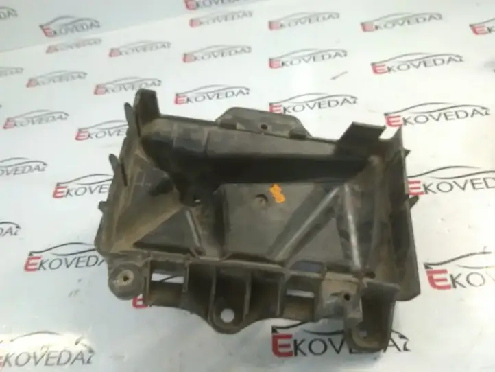Seat Leon (1P) (2005 - 2012) 6Q0915331 Площадка аккумулятора — фото 1