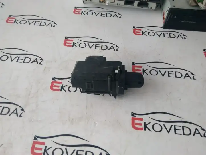 Audi A4 (2007 - 2011)  8K0909131C Комплект зажигания