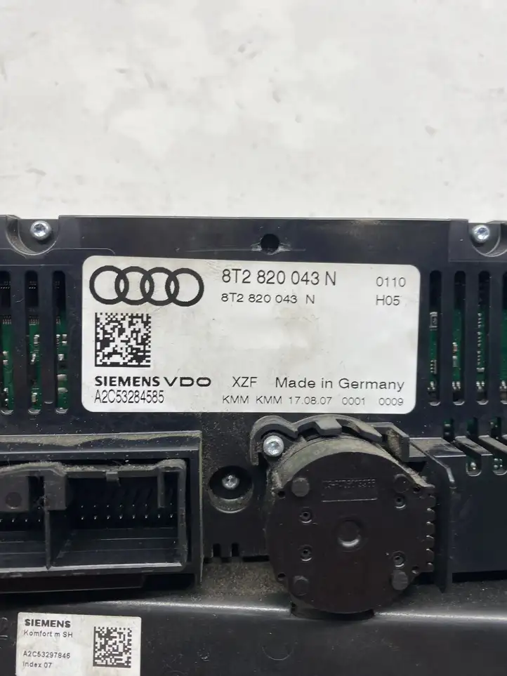 Audi A5 8T 8F (2007 - 2011) 8T2820043N Прочие детали салона — фото 2