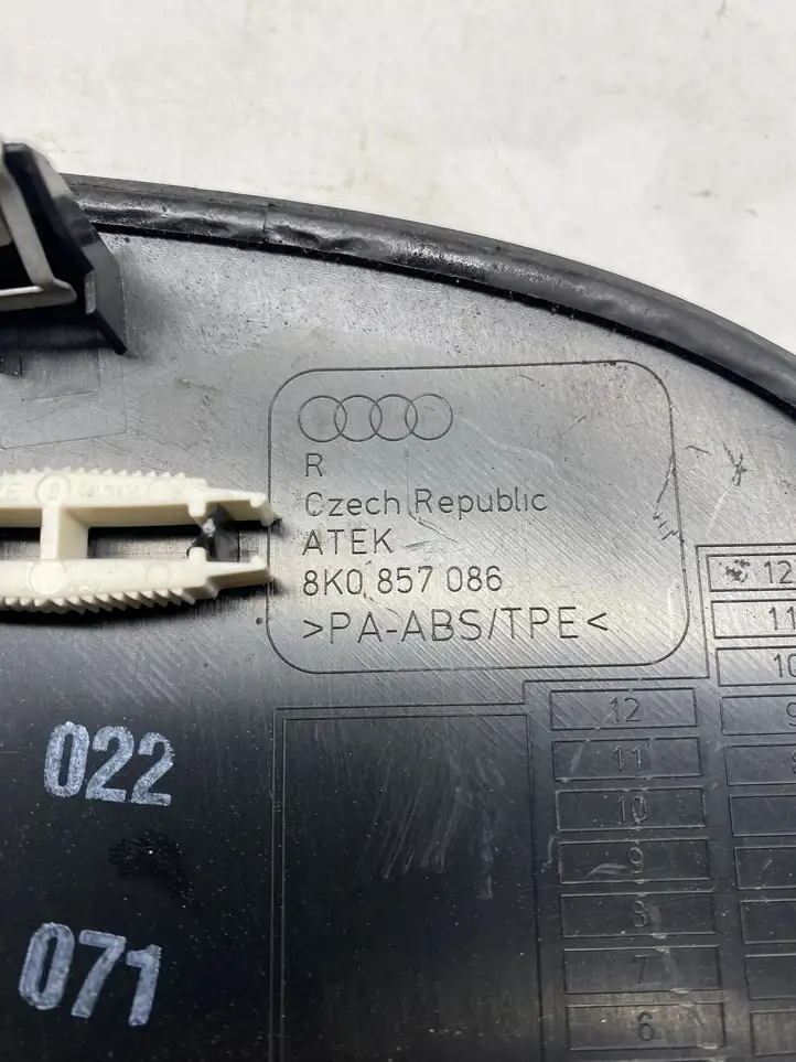 Audi A5 8T 8F (2007 - 2011) 8K0857086 Прочие детали салона — фото 3