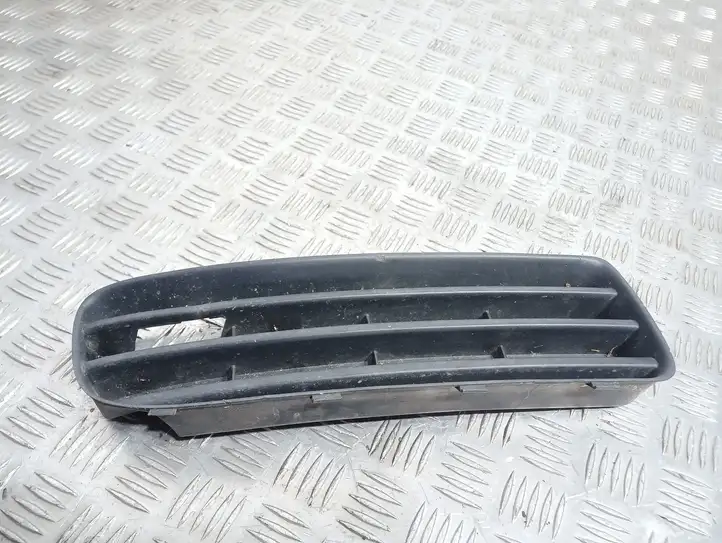 Skoda Octavia Mk1 (1U) (1996 - 2004) 1U0807368B Нижняя решетка переднего бампера — фото 1