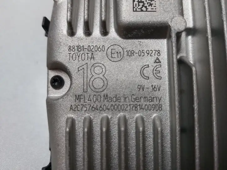 Toyota Auris E180 (2012 - 2018) 8818102060 Камера в лобовом стекле — фото 6