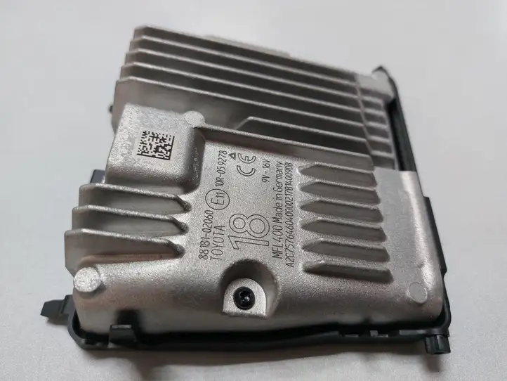 Toyota Auris E180 (2012 - 2018) 8818102060 Камера в лобовом стекле — фото 7