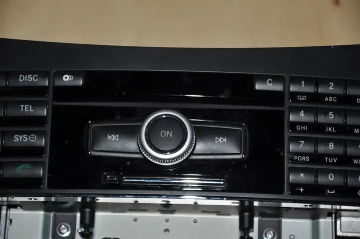 Mercedes-Benz E W212 (2009 - 2016) A2129008404 Магнитола / мультимедийная система — фото 4