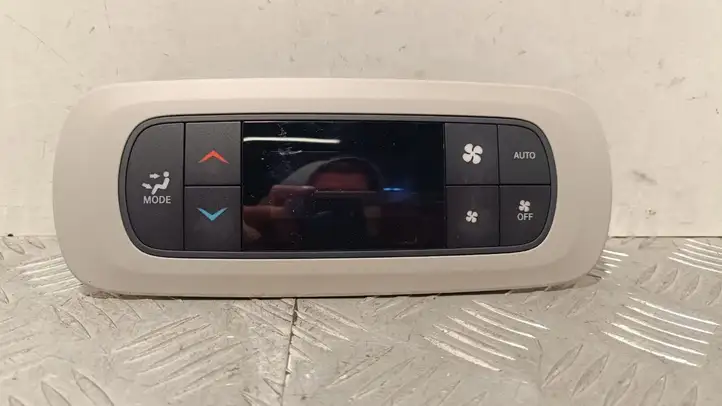 Chrysler Pacifica (2016 - ) P68223337AF Кнопка кондиционера — фото 1