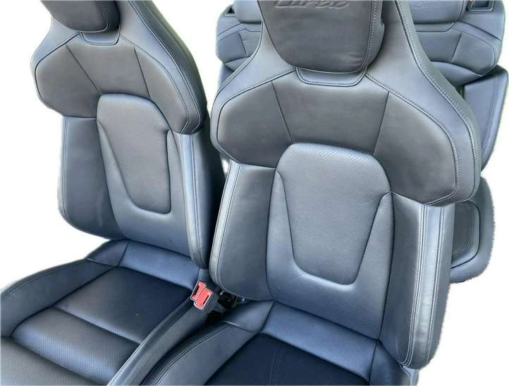 Porsche Taycan 9J1 (2019 - )   Комплект отделки дверей