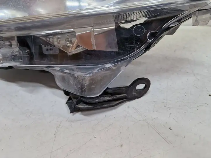 Peugeot 208 (2012 - 2015) 9802221880 Передняя фара — фото 3