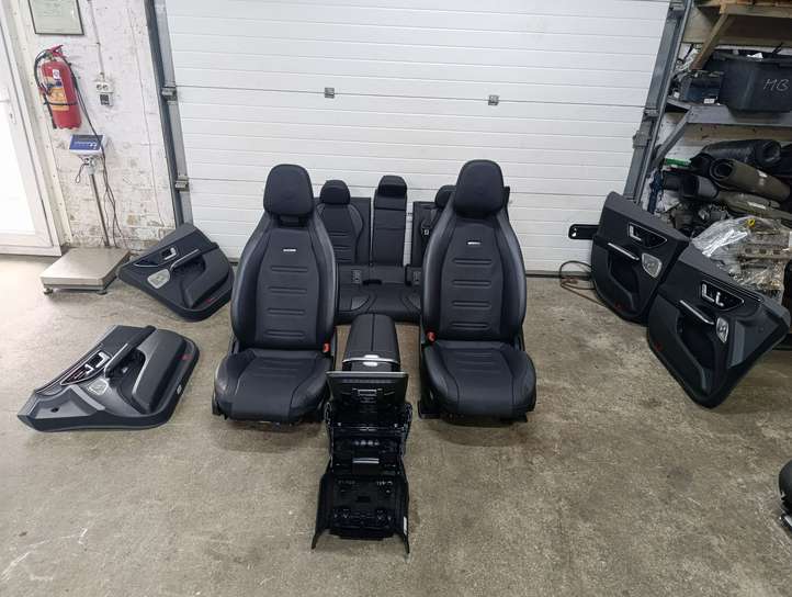 Mercedes-Benz EQE v295 (2022 - )  A2976804304 Комплект отделки дверей
