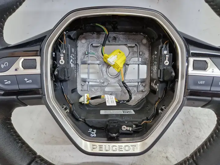 Peugeot Rifter (2018 - ) 98185157ZD Руль — фото 10