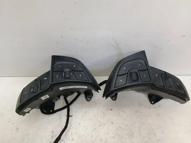 Citroen C4 Grand Picasso (2013 - 2016) 98096593ZD Кнопки на рулевом колесе — фото 1