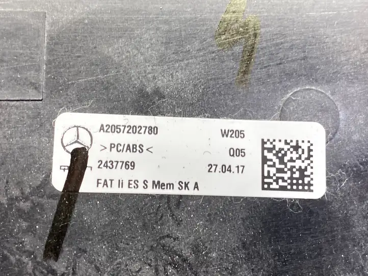 Mercedes-Benz C W205 (2014 - 2021) A2057202880 Прочая отделка передней двери — фото 4