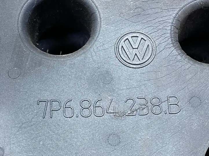 Volkswagen Touareg II (2010 - 2018) 7P6864238B Абсорбер крыла — фото 3