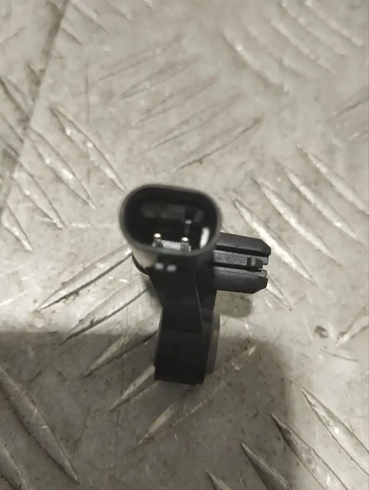 Maserati Levante (2017 - ) 51943477 Датчик удара SRS — фото 3