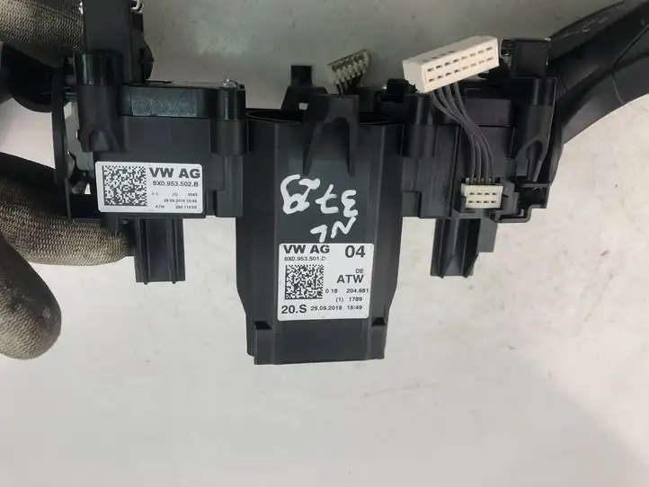 Audi S1 (2014 - 2019) 8X0953501D Кнопки на рулевом колесе — фото 4
