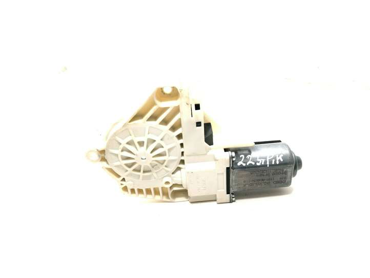 Audi A4 (2007 - 2011)  8K0959801A электродвигатель переднего стеклоподъемника