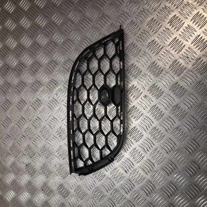 Alfa Romeo Giulietta (2016 - ) 156109983 Передняя решетка — фото 1