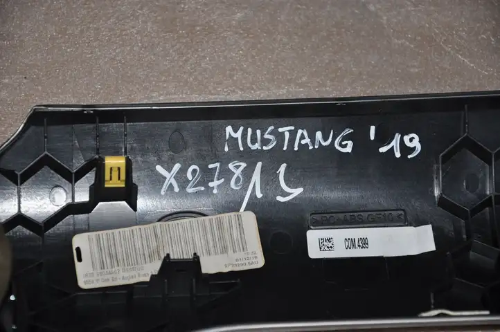Ford Mustang VI (2015 - ) JR3B63044A92 Отделка внутренней панели салона — фото 8