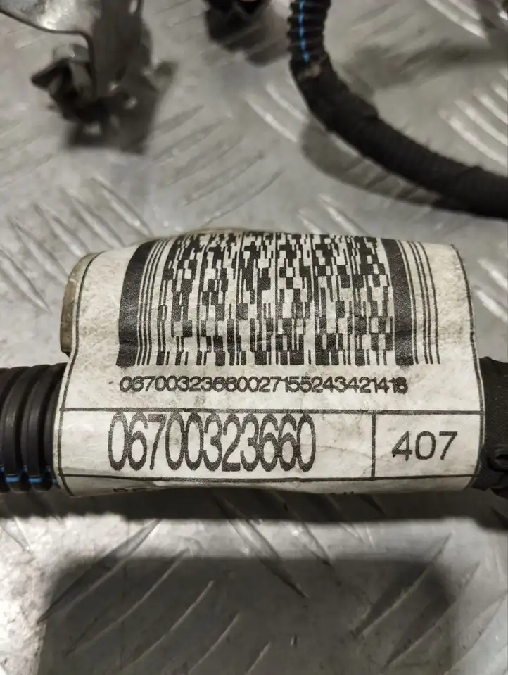 Maserati Levante (2017 - ) 06700323660 Прочая электропроводка — фото 6