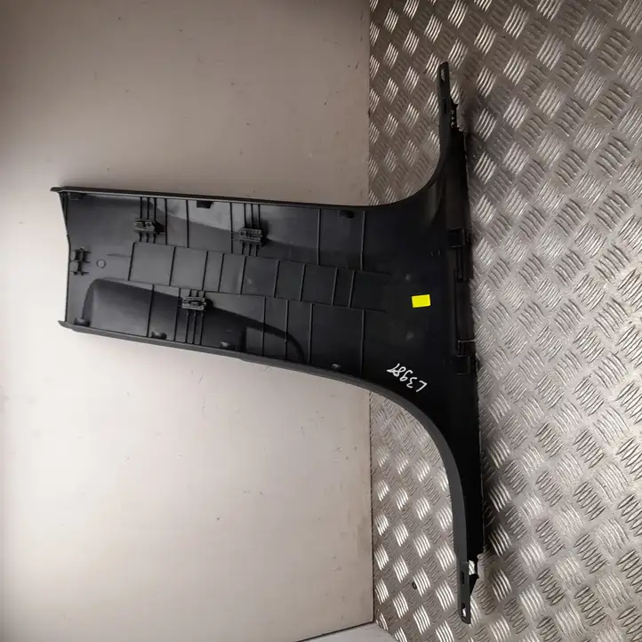 Audi A3/S3 8Y (2020 - ) 8Y0867239 Нижняя обшивка стойки B — фото 4