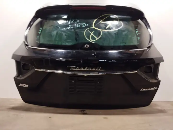 Maserati Levante (2017 - ) 06700380420 Крышка багажника — фото 7