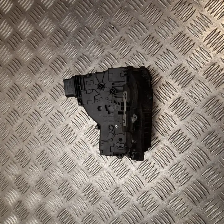 Volkswagen Sharan (2010 - 2015) 7N0839015B Замок задней двери — фото 1