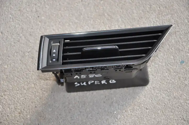 Skoda Superb B8 (3V) (2015 - 2023) 3V0819701D Боковой воздушный дефлектор — фото 1