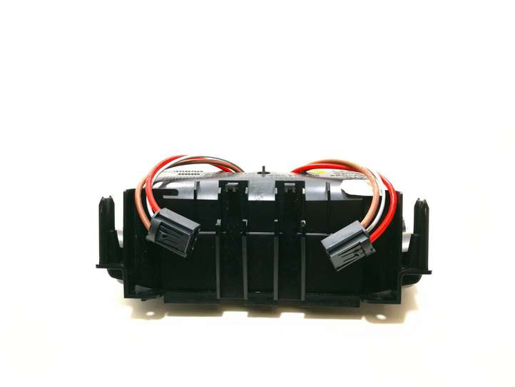 Audi A7 (2010 - 2014)  4G0919565 12 V гнездо (сзади)