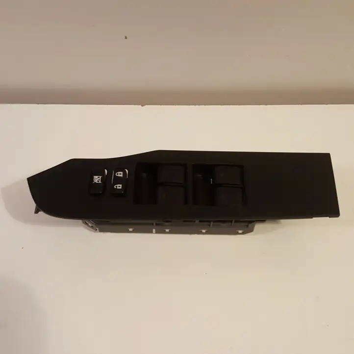 Toyota Auris E180 (2012 - 2018) 8404002120 Кнопка стеклоподъемников — фото 1