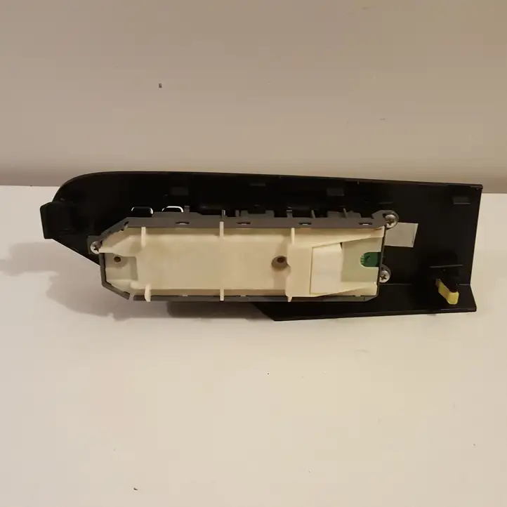 Toyota Auris E180 (2012 - 2018) 8404002120 Кнопка стеклоподъемников — фото 4