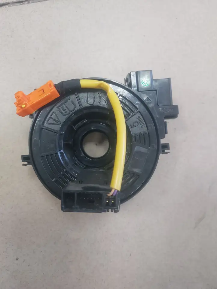 Toyota Auris E180 (2012 - 2018) 8N2H7N2414 Контактное кольцо SRS — фото 1