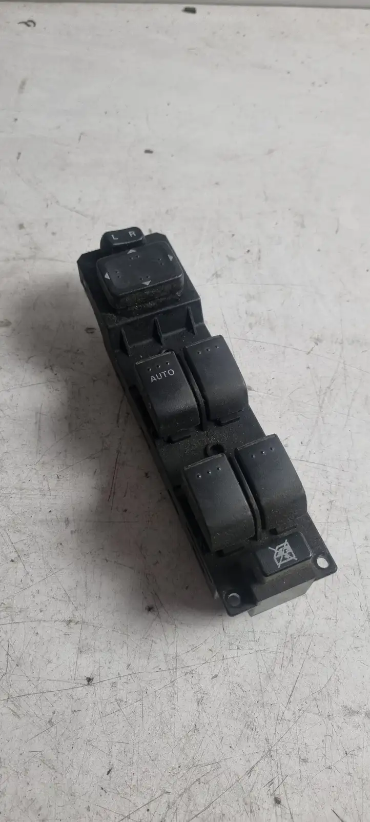 Mazda 5 (2005 - 2010) 5304T1 Кнопка стеклоподъемников — фото 1